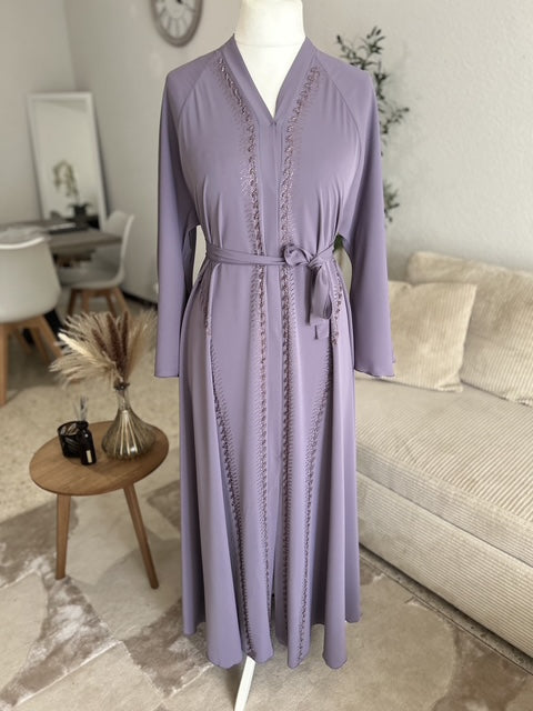 Abaya de cérémonie violet clair Qamira