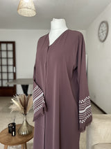 Abaya Signature violet brodée Qamira