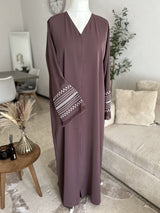 Abaya Signature violet brodée Qamira