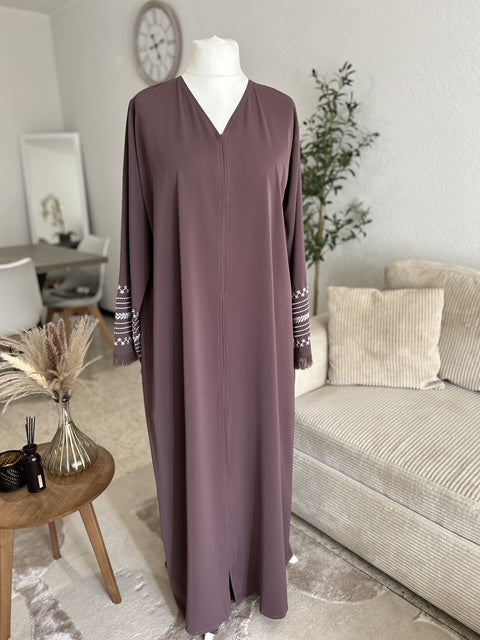 Abaya Signature violet brodée Qamira